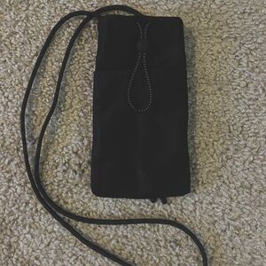 Lululemon Play It Forward Crossbody Phone Bag Travel - Black